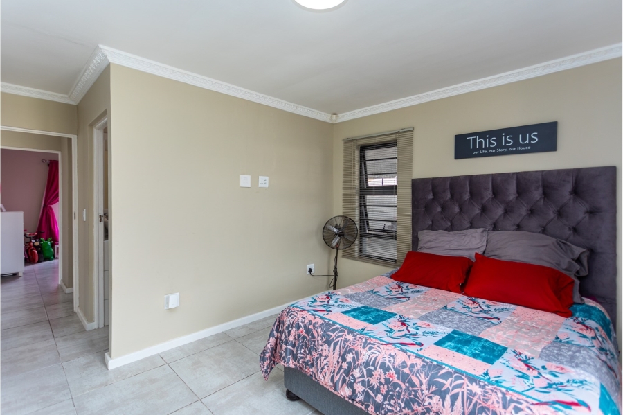 3 Bedroom Property for Sale in Windsor Park Estate Western Cape